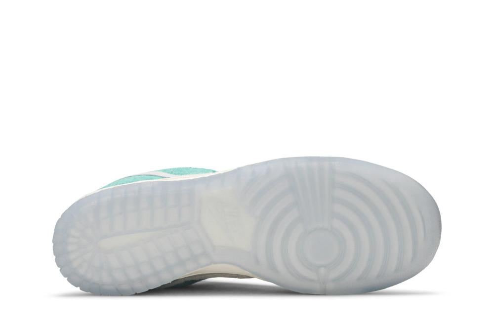 Kasina x Dunk Low 'Road Sign'
