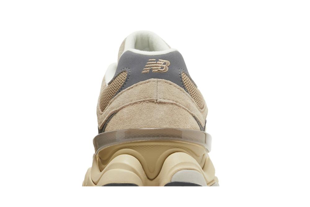 9060 'Driftwood Castlerock'