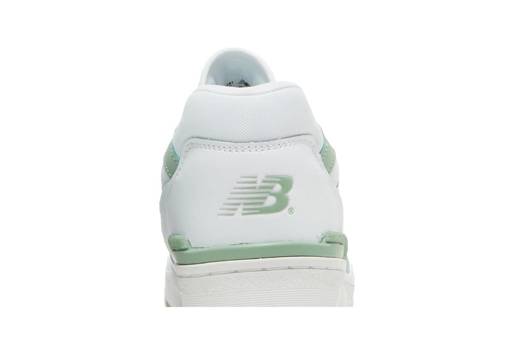 550 'White Mint Green'