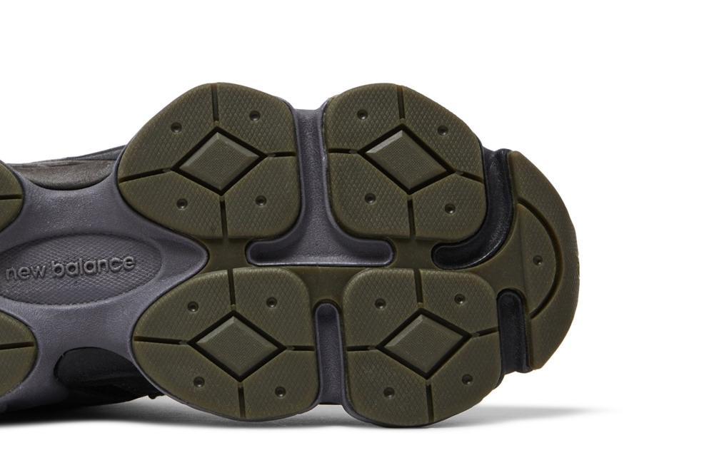 9060 'Blacktop Dark Moss'