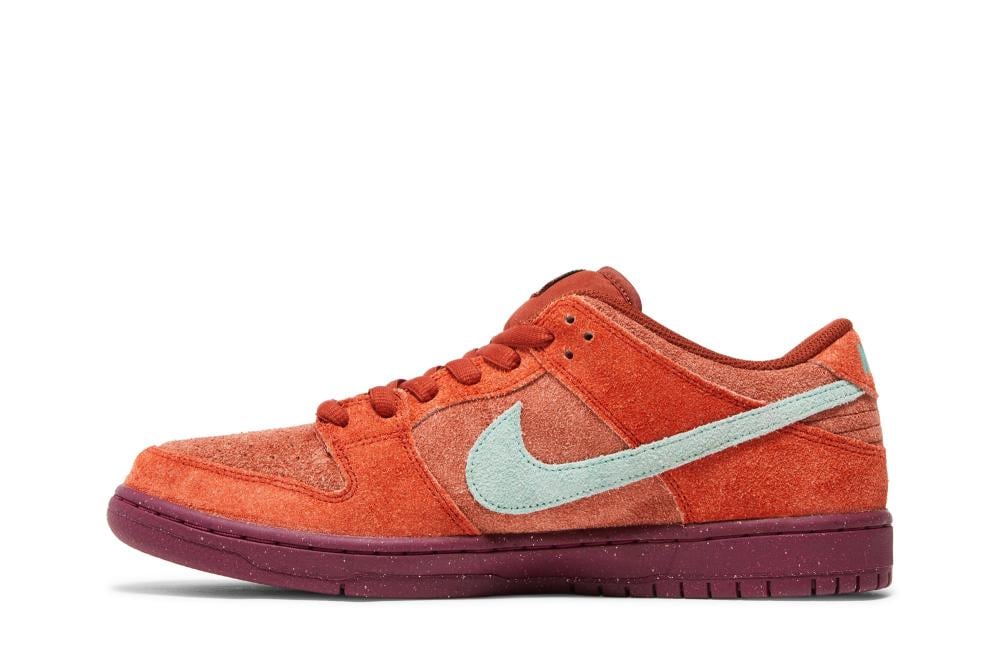 Dunk Low SB 'Mystic Red'