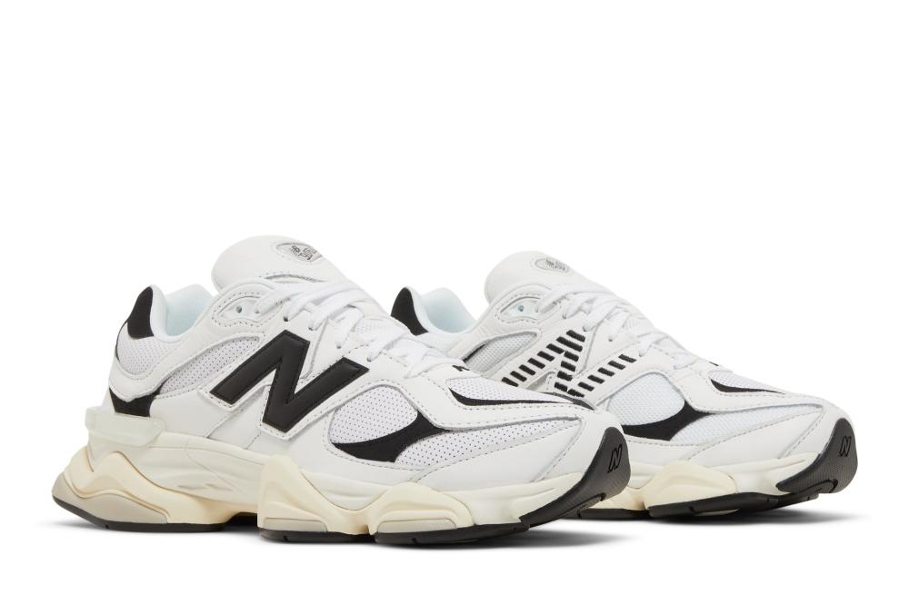 9060 'White Black'