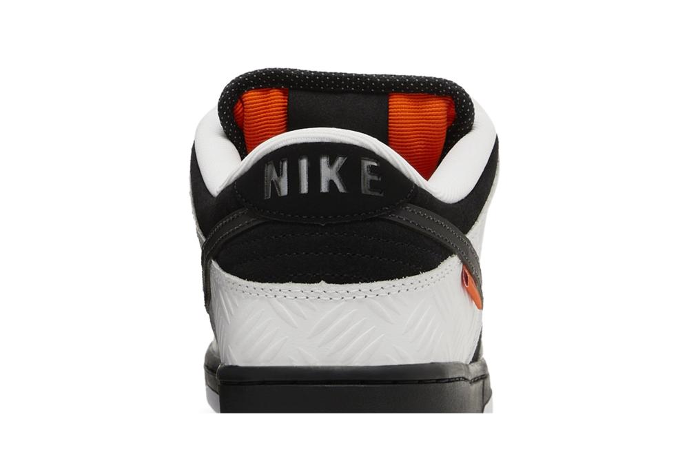 TIGHTBOOTH x Dunk Low SB