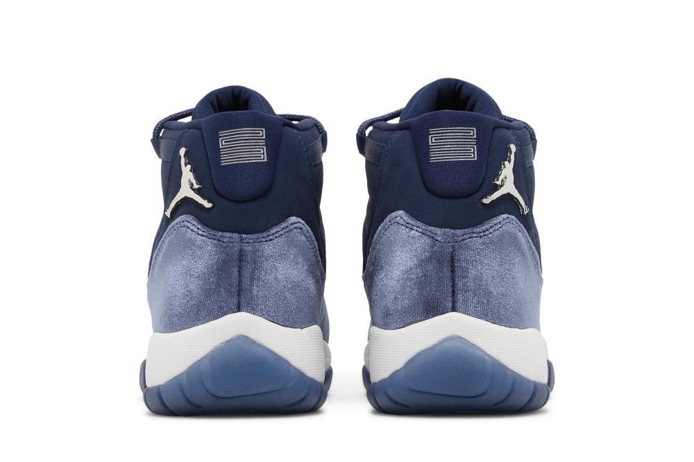 Wmns Air Jordan 11 Retro 'Midnight Navy Velvet'
