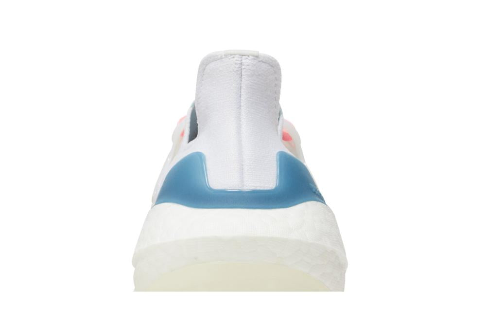 Wmns UltraBoost 22 'White Almost Blue'