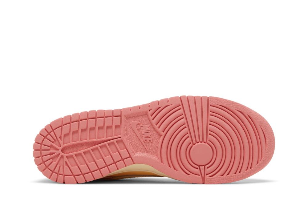 Dunk Low GS 'Strawberry Peach'