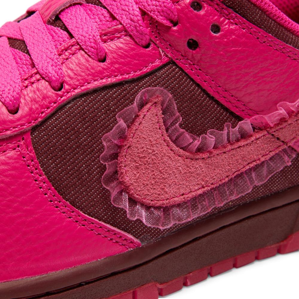 Wmns Dunk Low 'Valentine's Day'