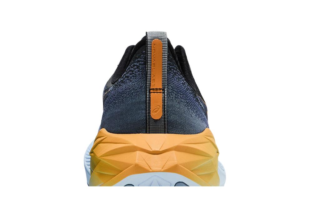 Novablast 4 'Black Thunder Blue'