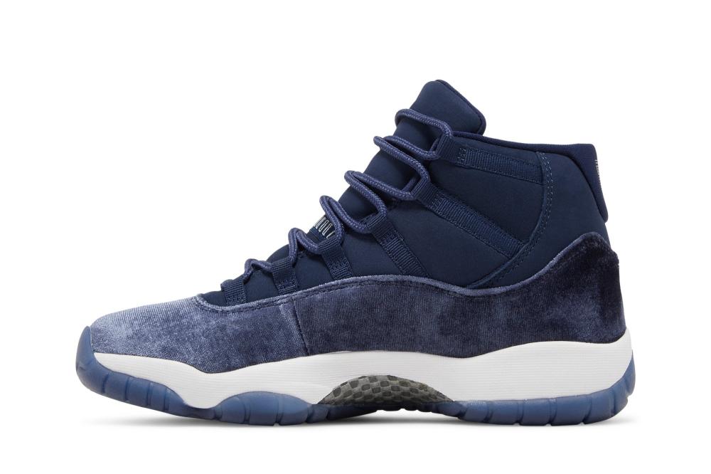 Wmns Air Jordan 11 Retro 'Midnight Navy Velvet'