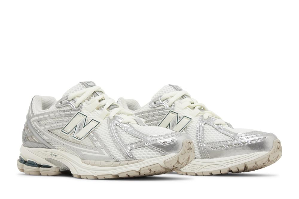 1906R 'Silver Metallic Cream'