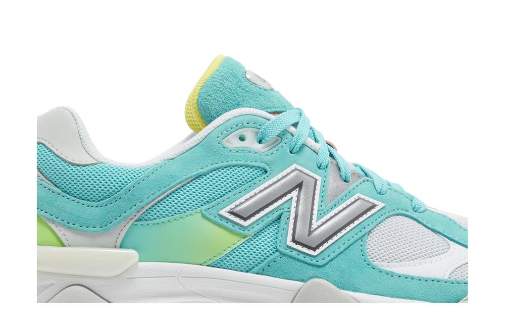 9060 'Cyan Burst' DTLR Exclusive
