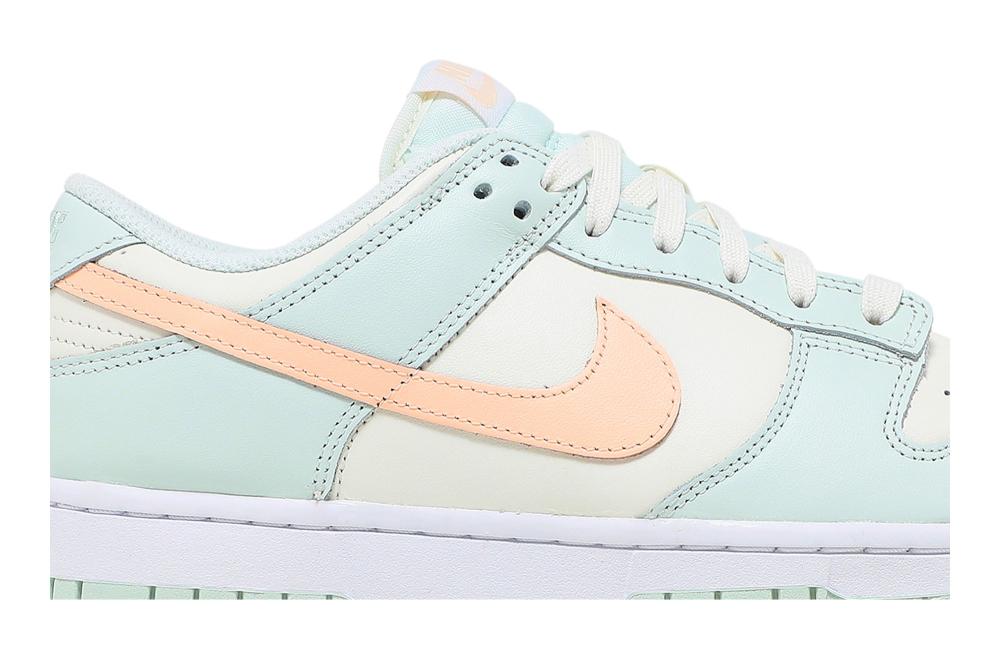 Wmns Dunk Low 'Barely Green'