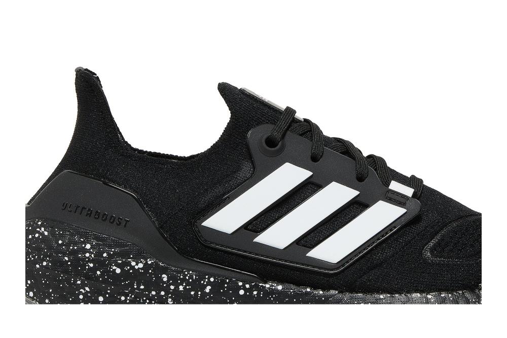 UltraBoost 22 'Black White Speckled'