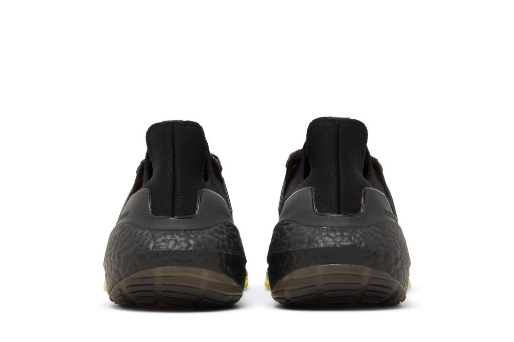 UltraBoost 22 'Black Solar Yellow'