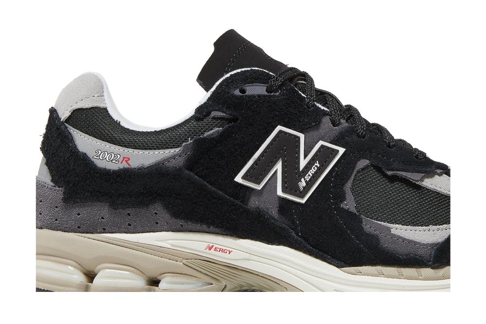 2002R 'Protection Pack - Black Grey'