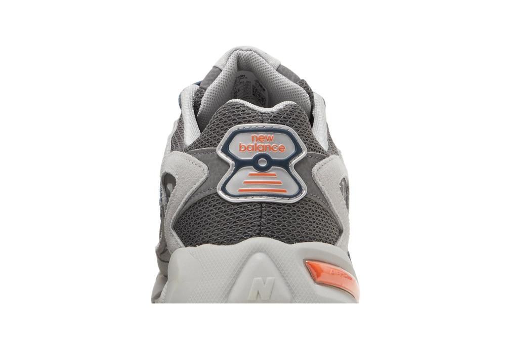 725 'Dark Grey'