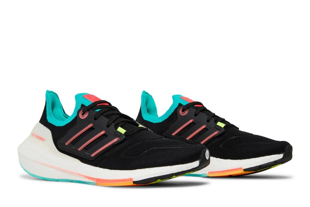UltraBoost 22 'Black Turbo Mint'
