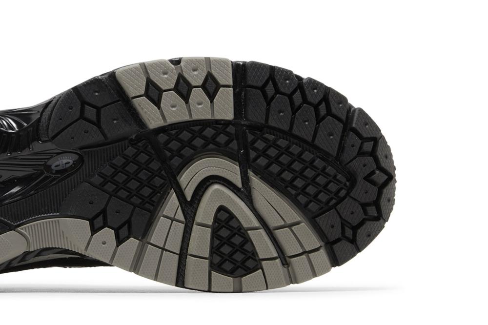 860v2 'Black Grey'