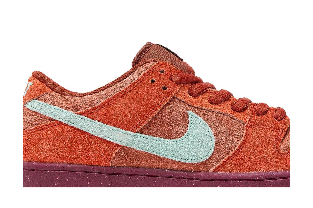 Dunk Low SB 'Mystic Red'