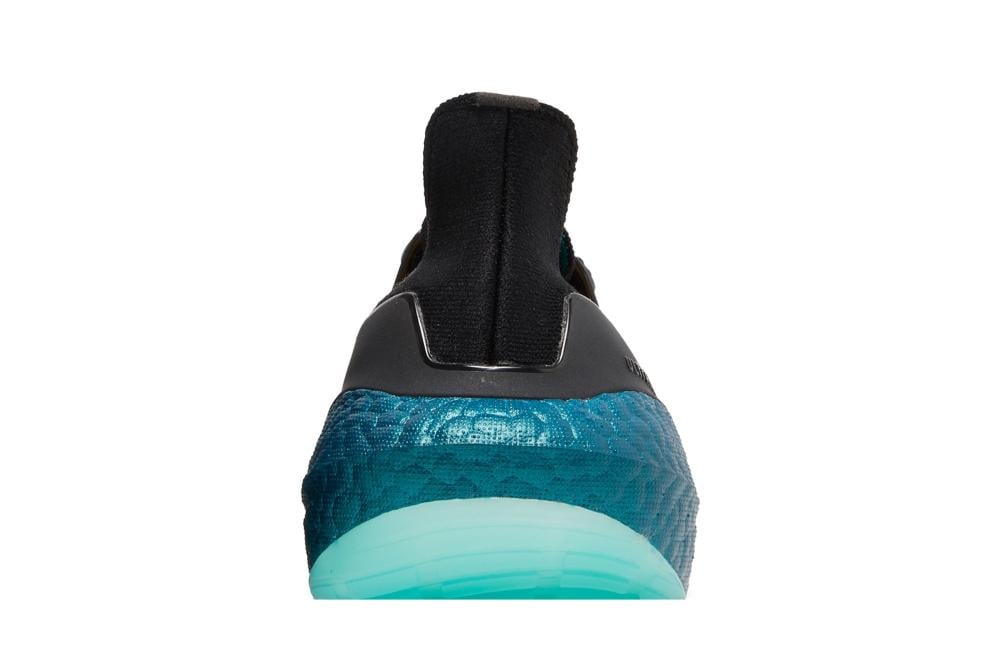 UltraBoost 22 'Black Mint Rush'