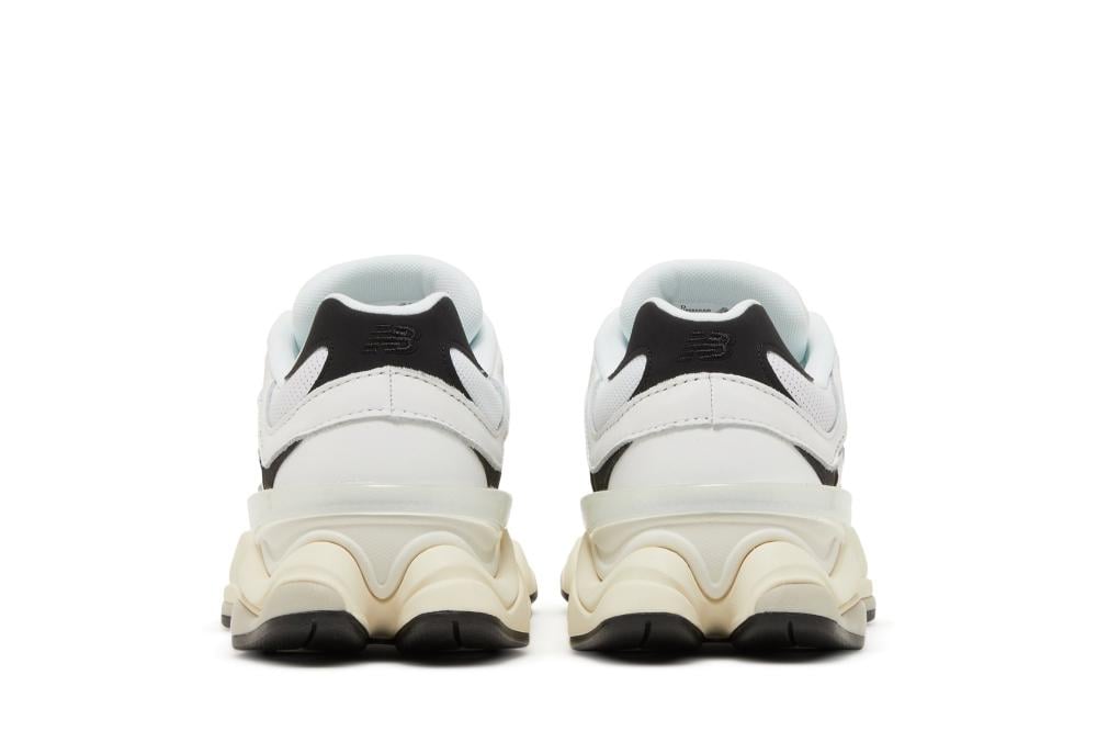 9060 'White Black'