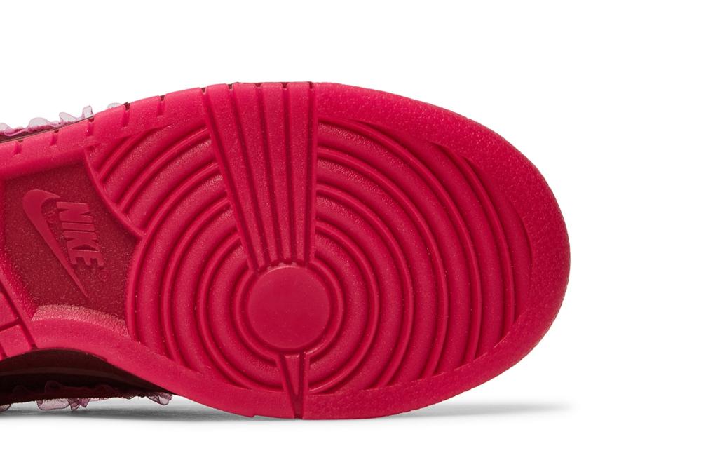 Wmns Dunk Low 'Valentine's Day'