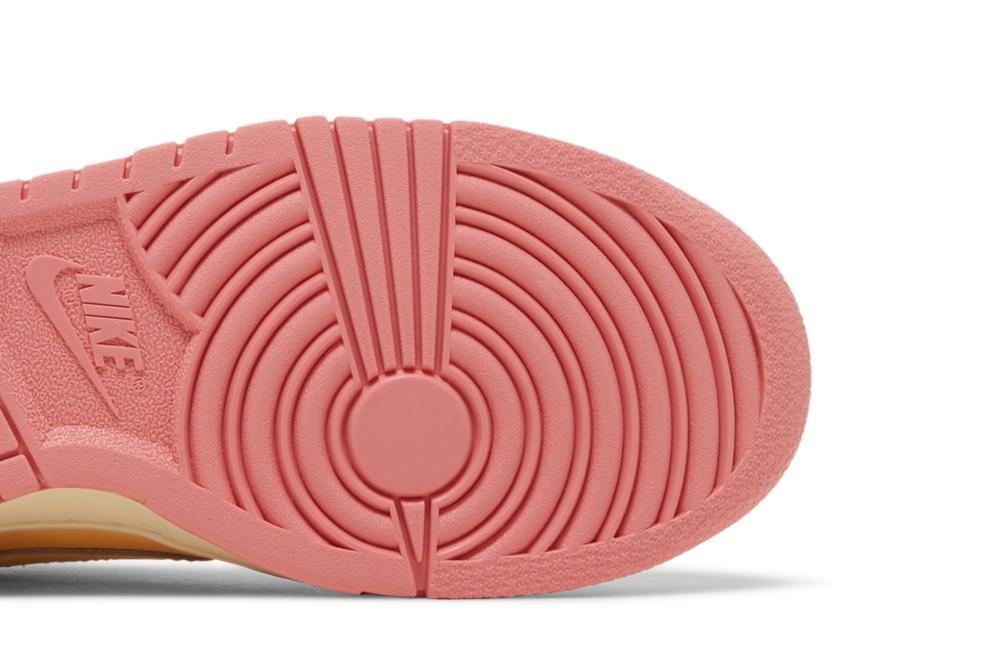 Dunk Low GS 'Strawberry Peach'