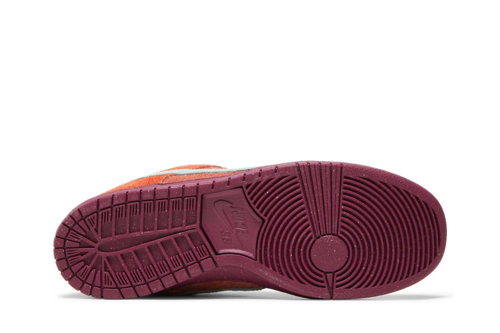 Dunk Low SB 'Mystic Red'