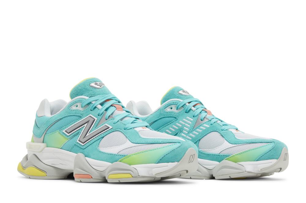 9060 'Cyan Burst' DTLR Exclusive