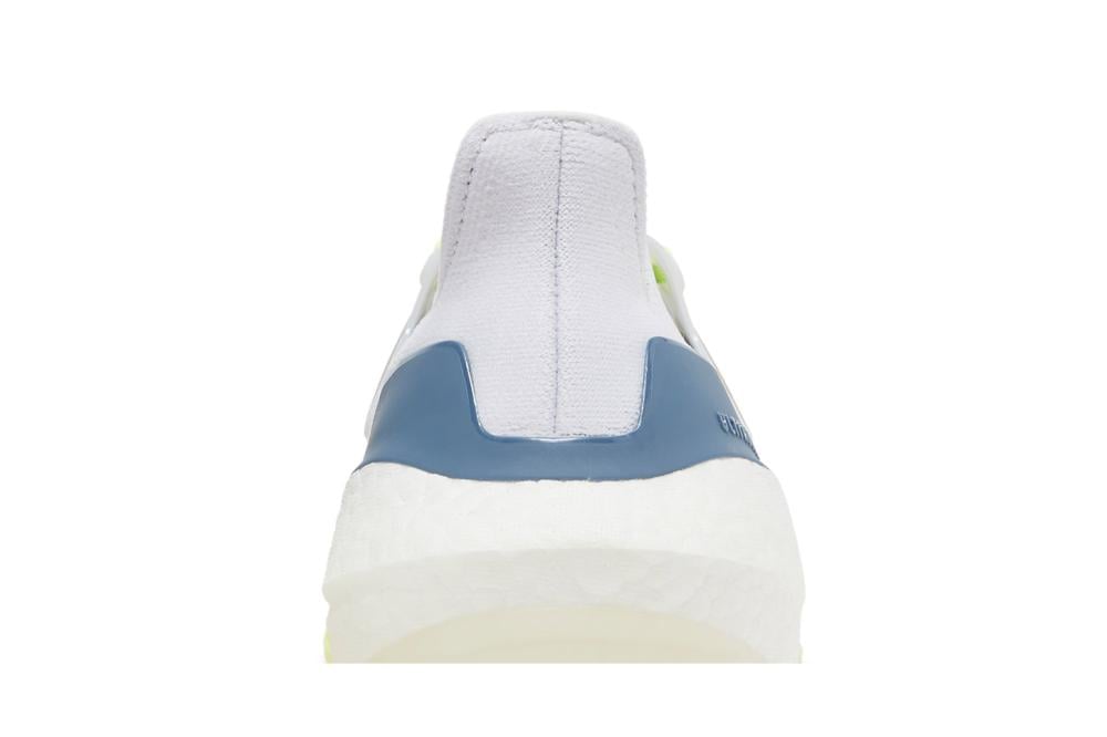 UltraBoost 22 'White Linen Green'