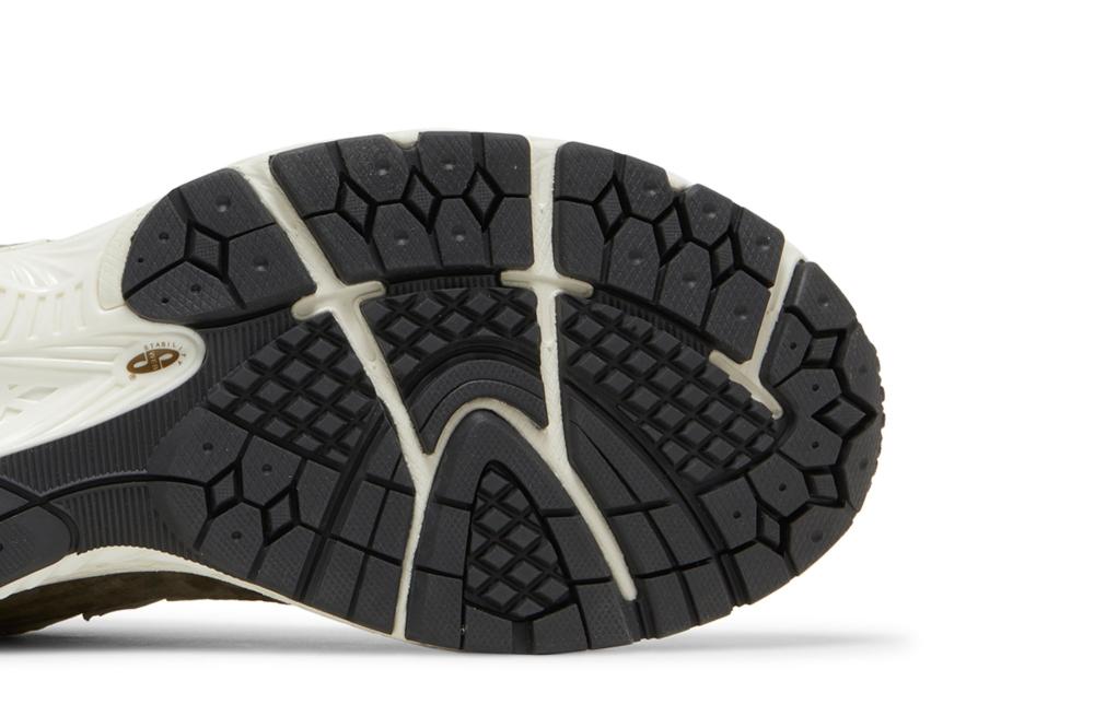 2002R 'Dark Camo'