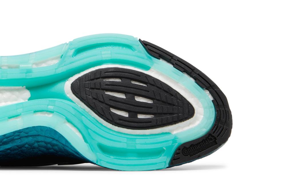 UltraBoost 22 'Black Mint Rush'