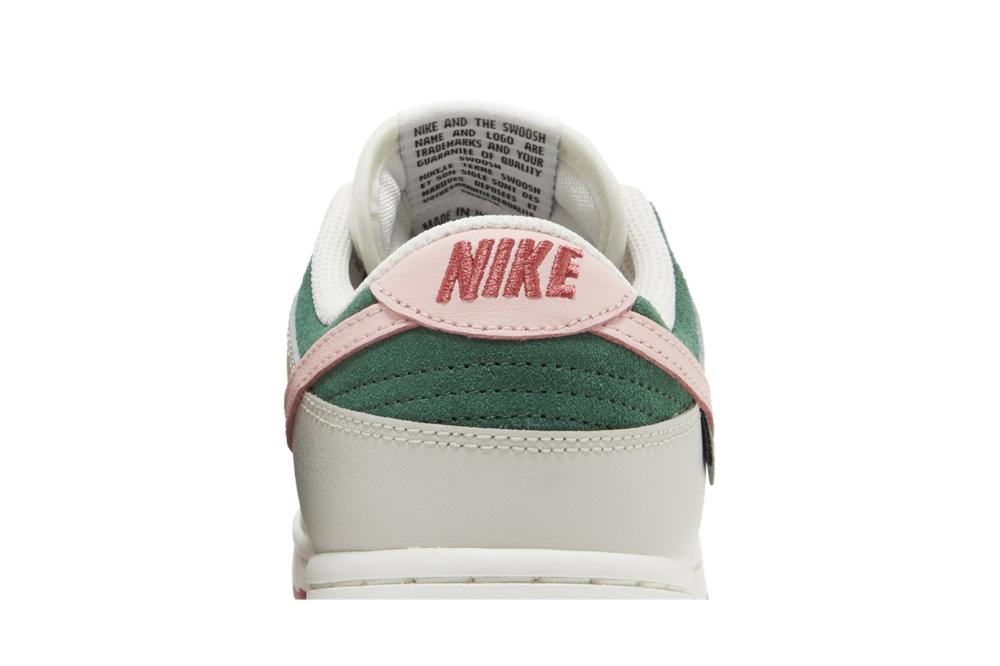Wmns Dunk Low SE 'All Petals United'