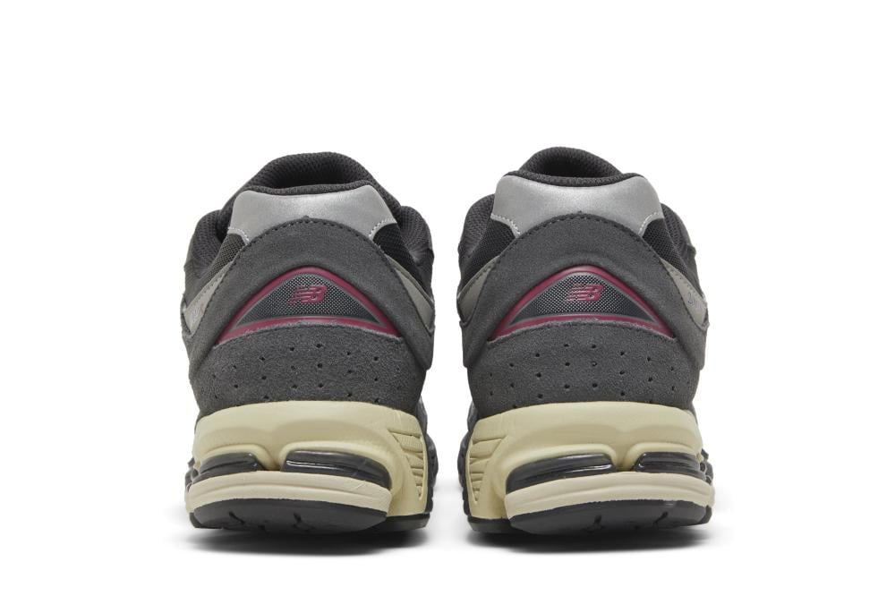2002R 'Magnet Hi-Pink'