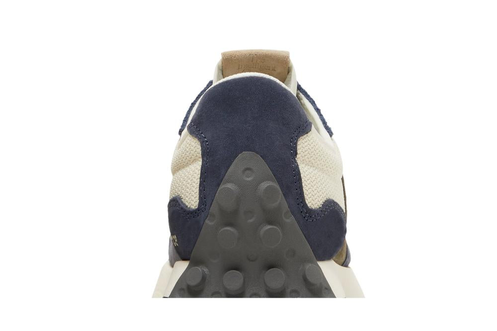 327 'Beige Navy'