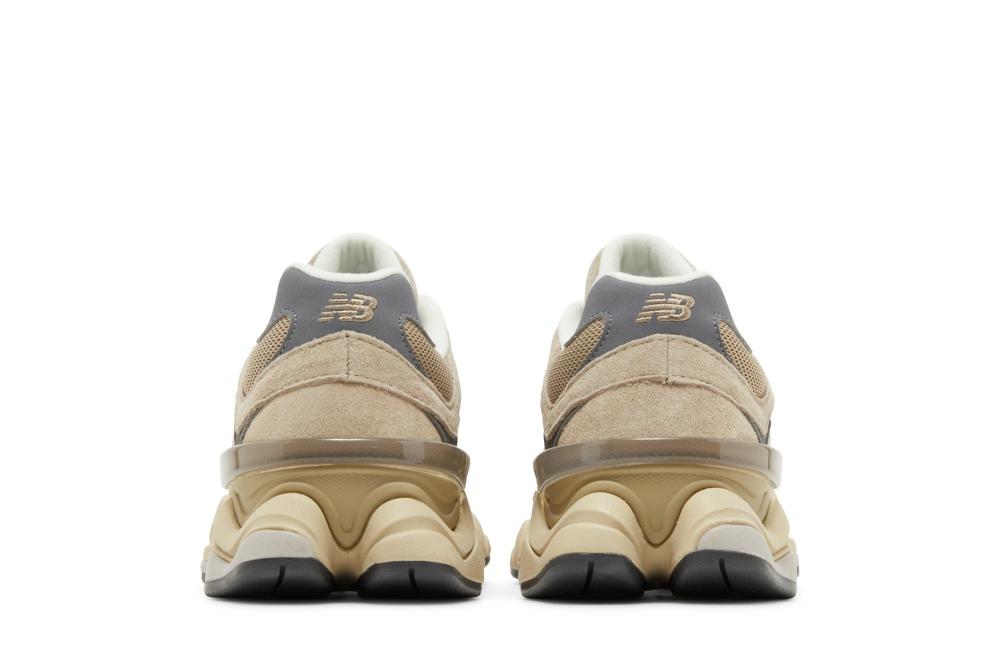 9060 'Driftwood Castlerock'
