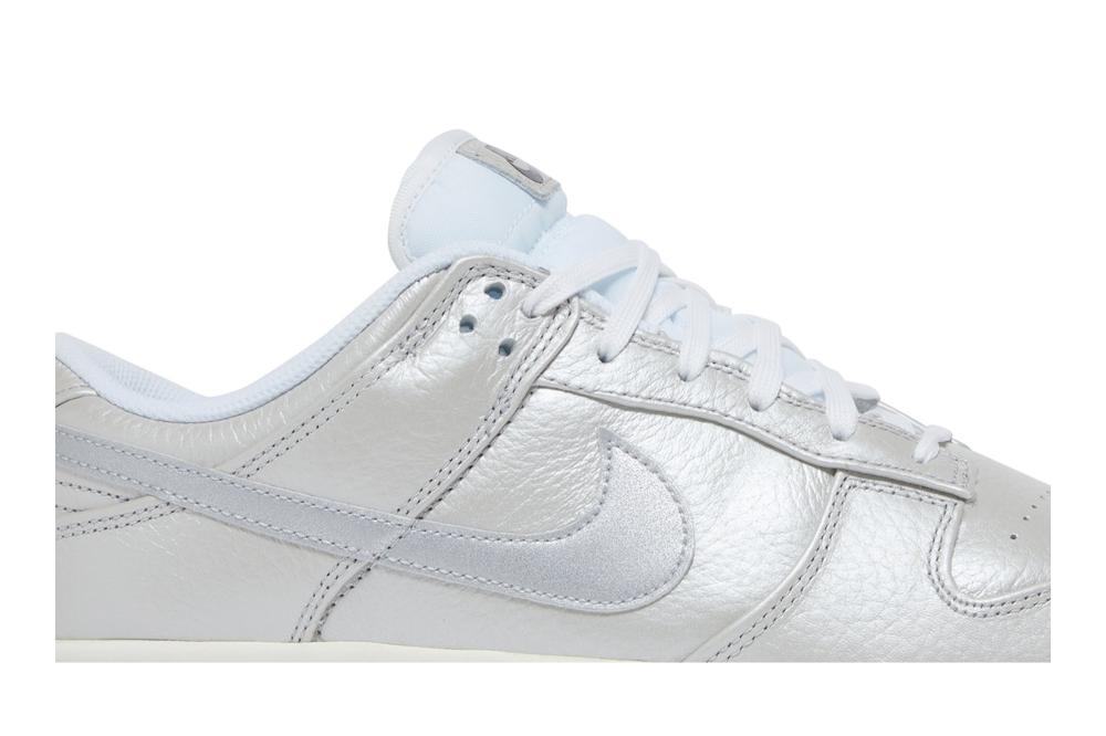 Dunk Low SE 'Metallic Silver'