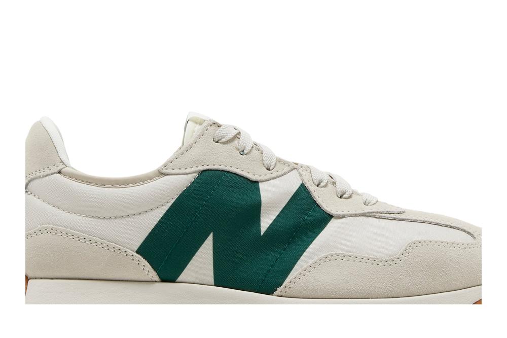 327 'Timberwolf Nightwatch Green'