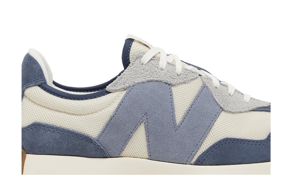 327 'Vintage Indigo Arctic Grey'