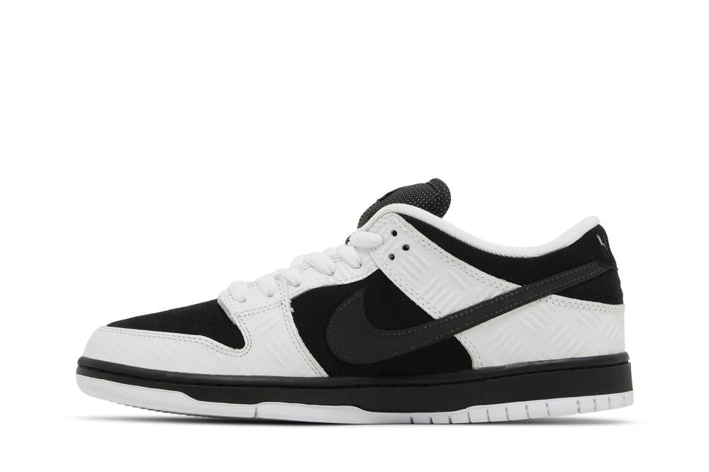 TIGHTBOOTH x Dunk Low SB