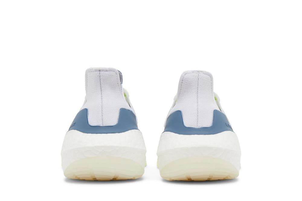 UltraBoost 22 'White Linen Green'