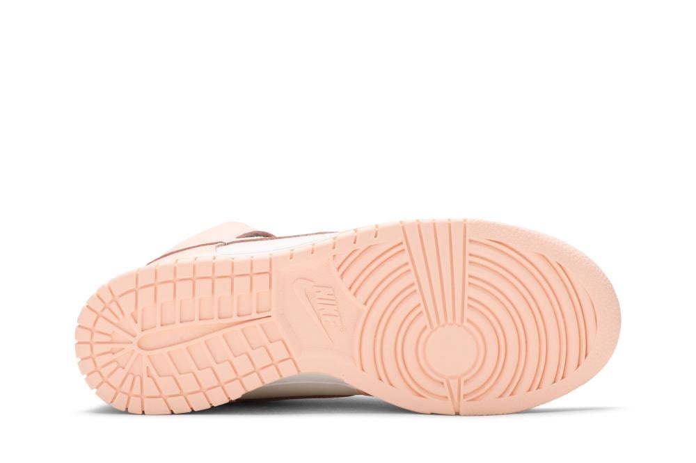 Wmns Dunk High 'Crimson Tint'