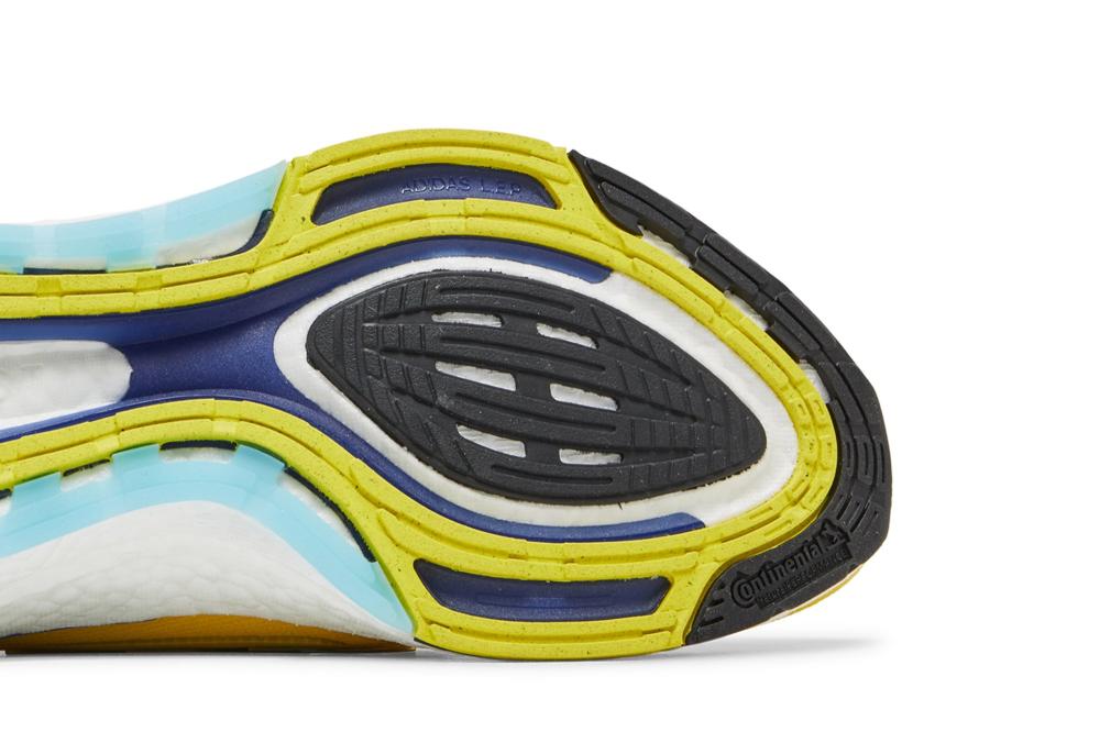 UltraBoost 22 'Yellow Sky Rush'