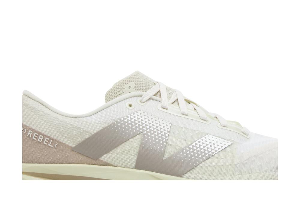 FuelCell Rebel v4 'Linen Lichen Green'