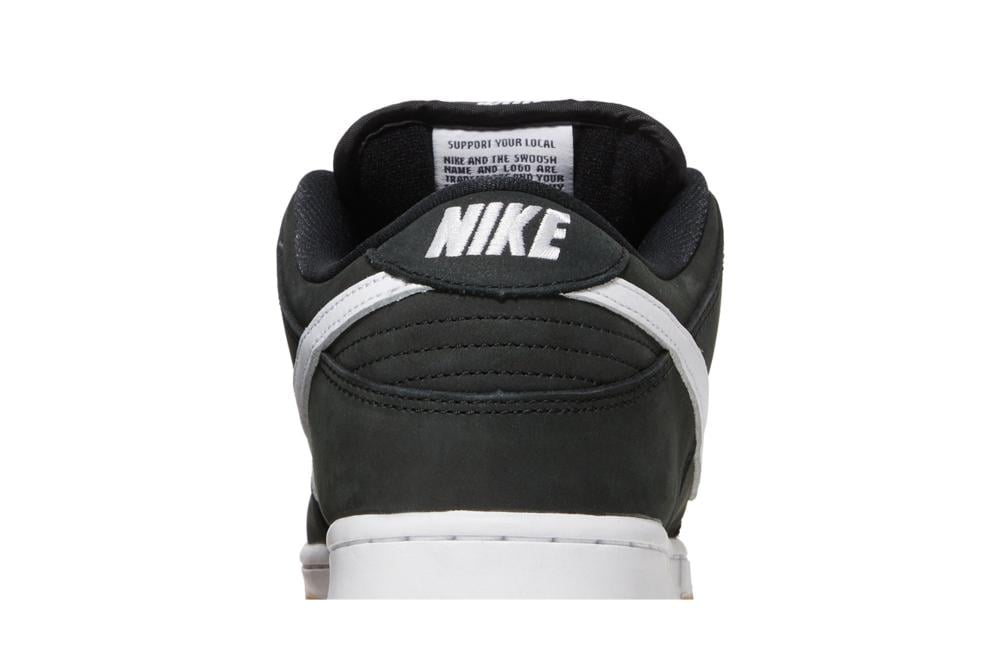 Dunk Low SB 'Black Gum'