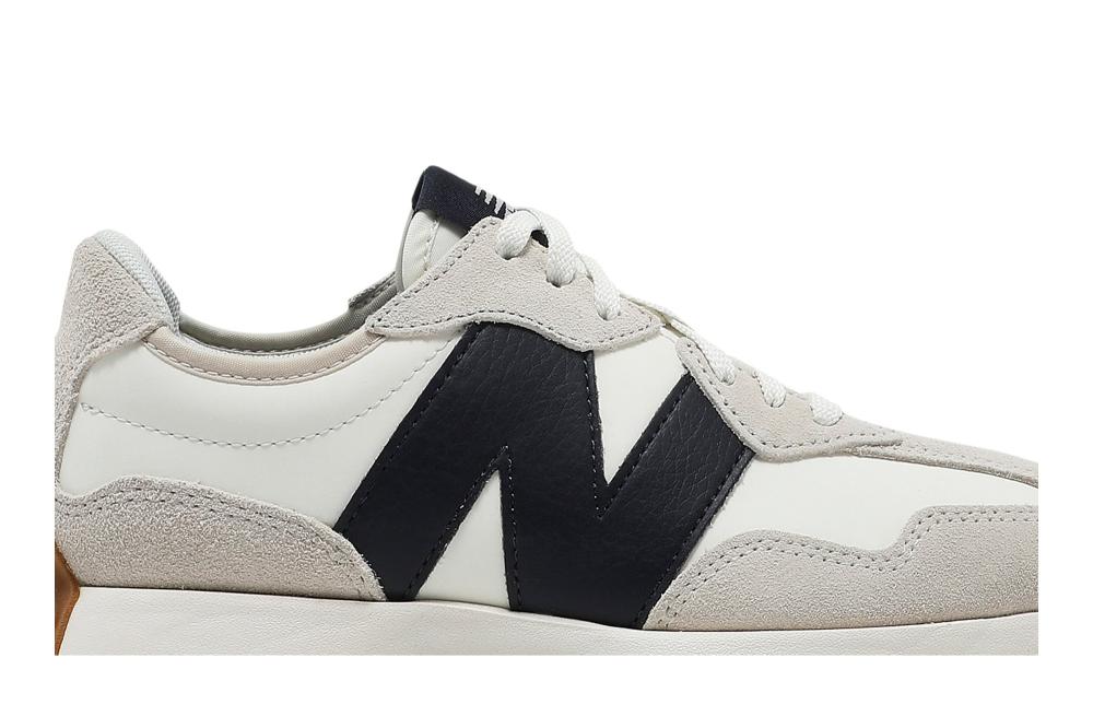 Wmns 327 'Moonbeam Outerspace'