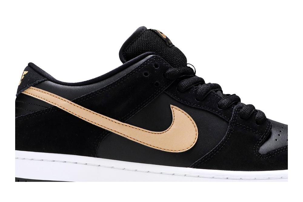 Dunk Low SB Pro 'Metallic Gold'