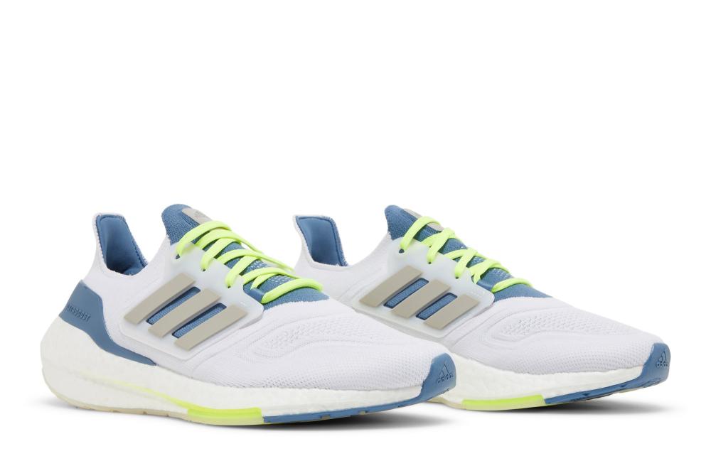 UltraBoost 22 'White Linen Green'