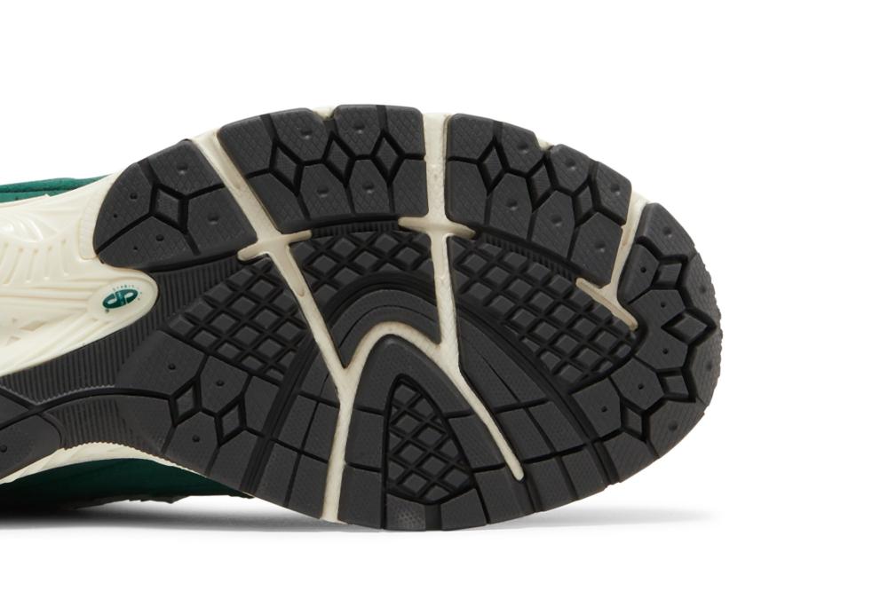 2002R 'Suede Pack - Forest Green'