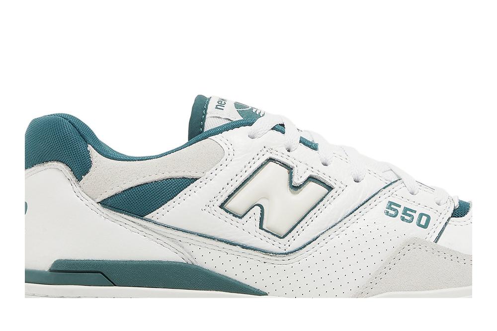 550 'White Vintage Teal'